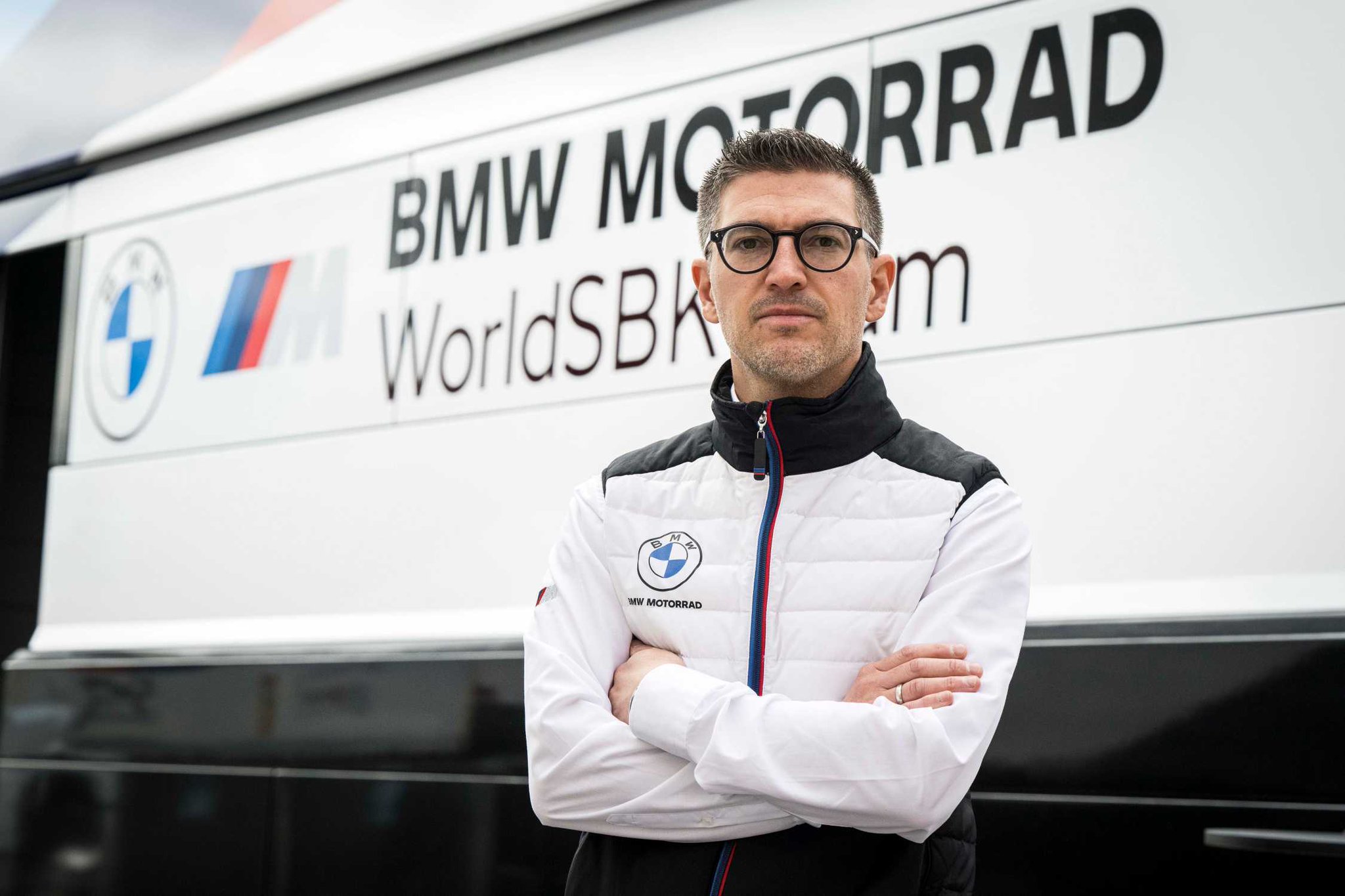 BMW TEKNIK DIREKTÖRÜ CHRIS GONSCHOR: “SBK SIKICI DEĞIL, AKSINE ÇOK REKABETÇI”